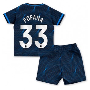 Chelsea Wesley Fofana #33 Replika Babytøj Udebanesæt Børn 2023-24 Kortærmet (+ Korte bukser)